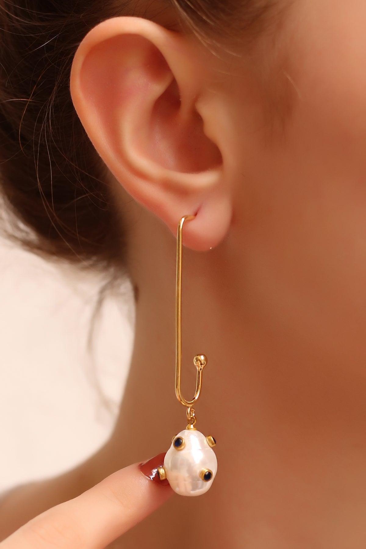 Orecchini con zirconi e perle di Maiorca