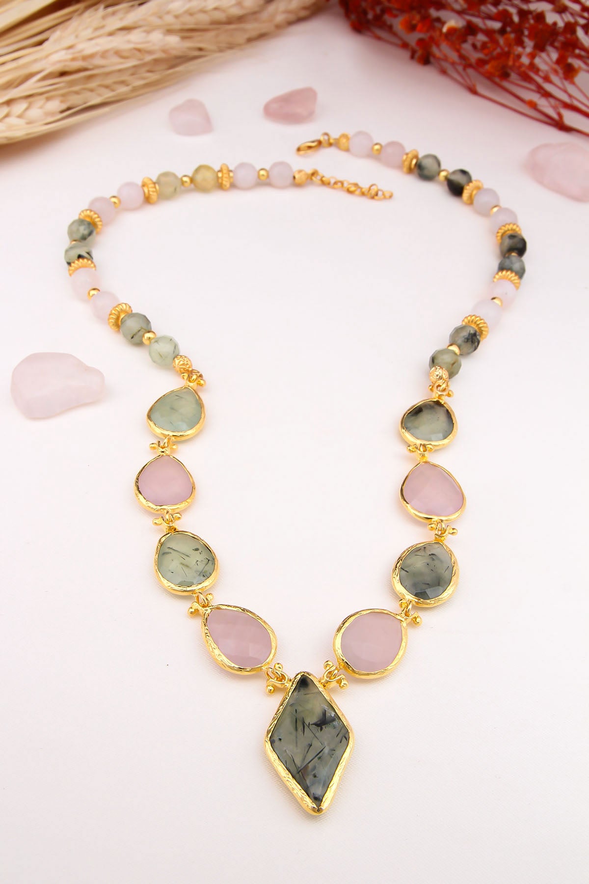 Collana in Quarzo Rosa e Prehnite