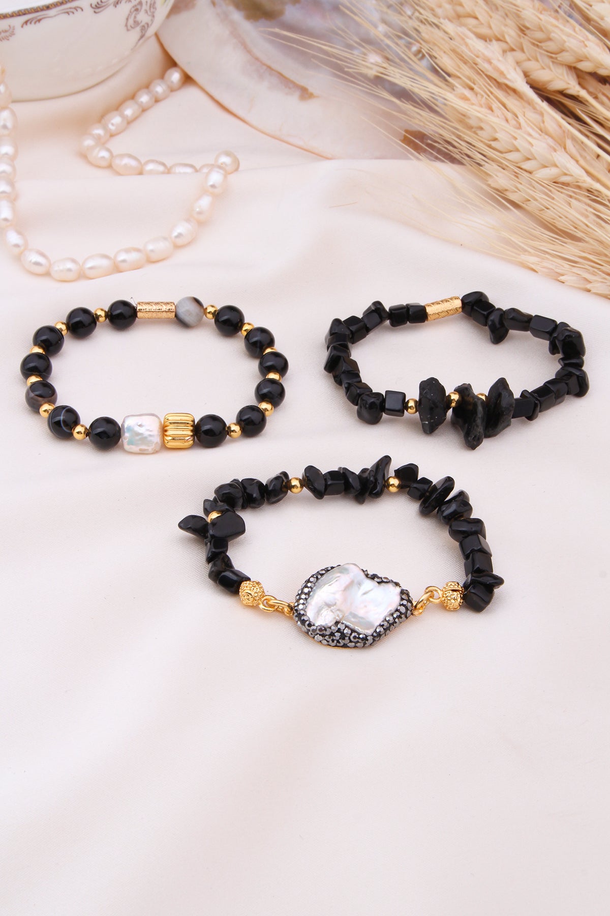 Onix &amp; Pearl Bracelet