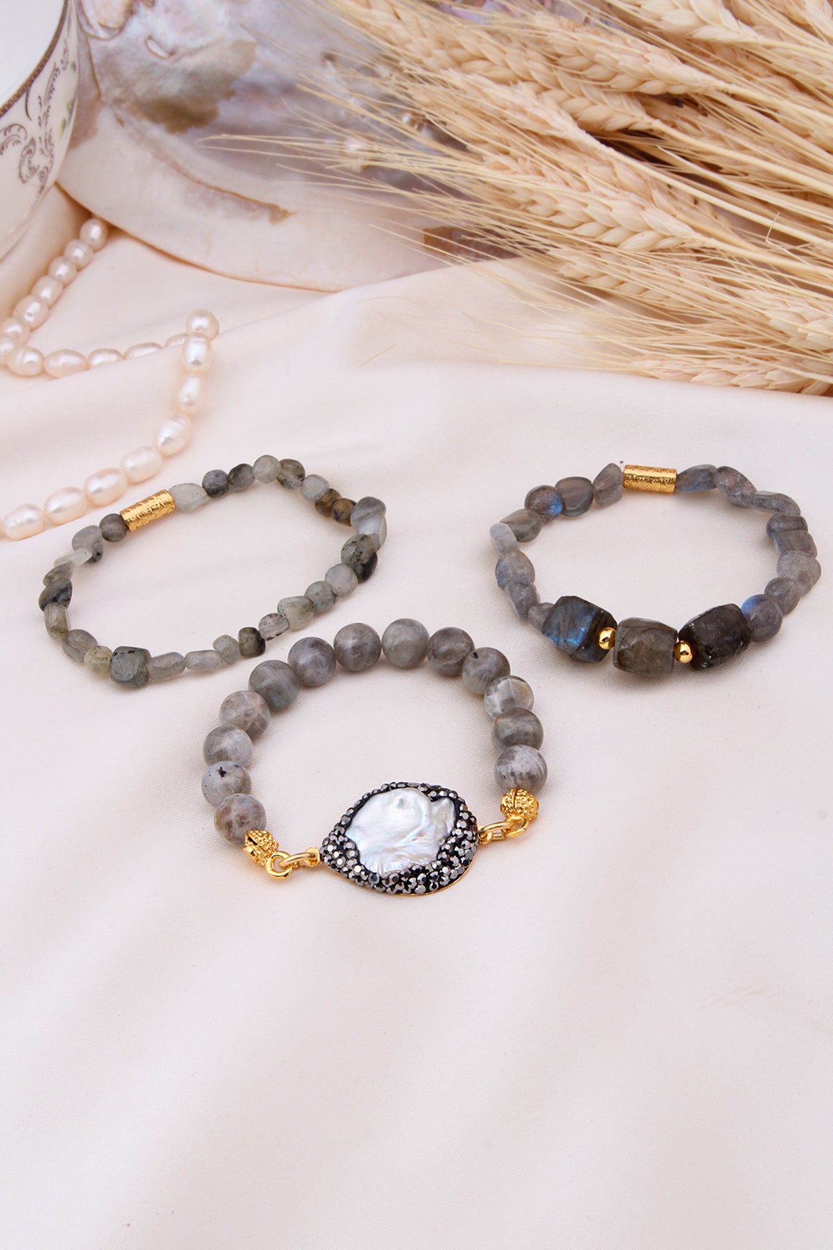 Labradorite & pearl  Bracelet