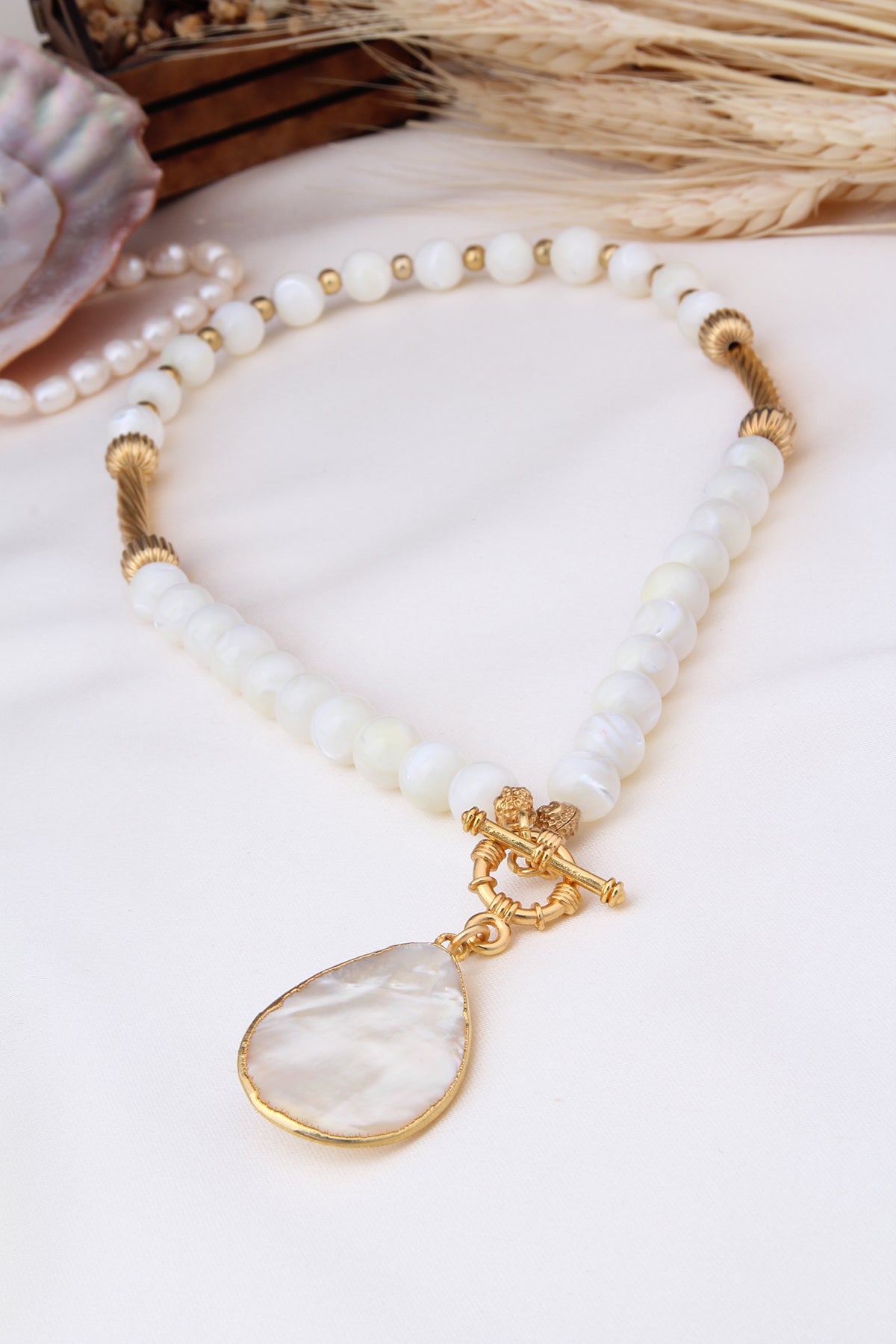 Nacre Necklace