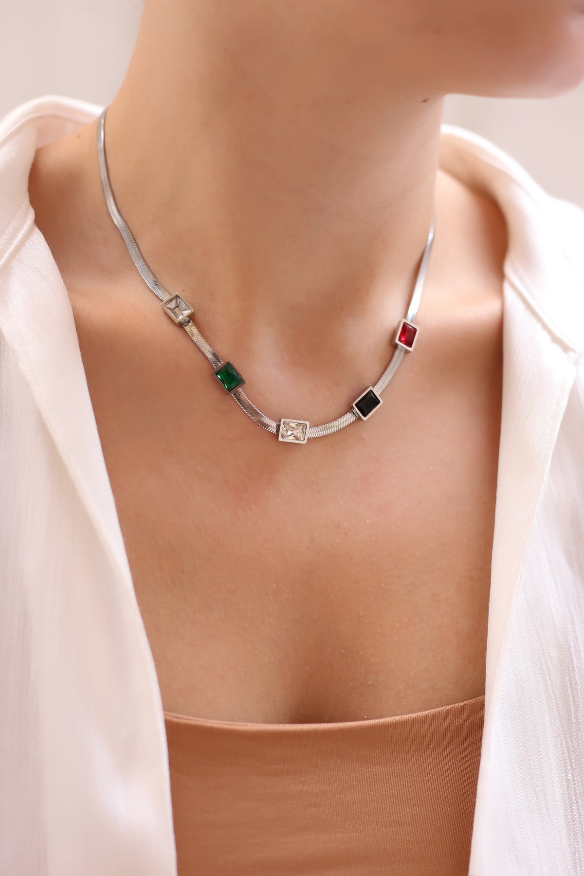 Collier Zircon